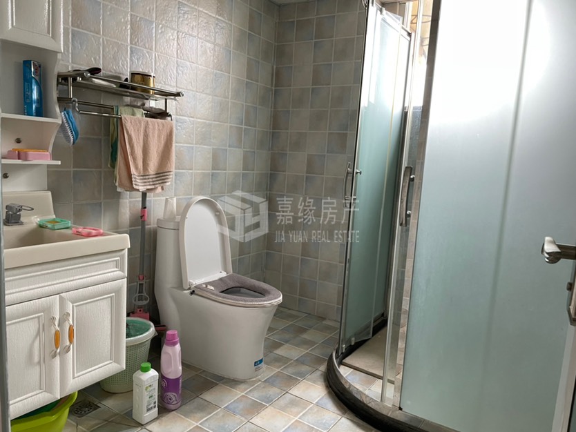 城南滨江河畔,城南滨江河畔 电梯带江景 精装3房关门卖 证齐 可按揭9