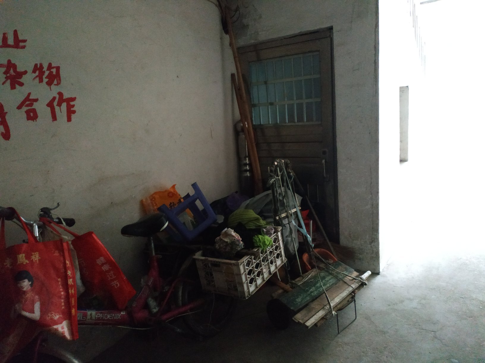富康小区,步梯好楼层 有院子停车 配套齐全 出行方便6