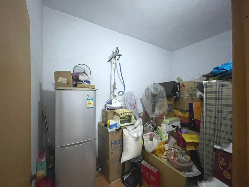 枣阳建筑公司家属院,南城楼梯房2楼,建筑公司隔壁有不动产证,南北通透,采光好,8