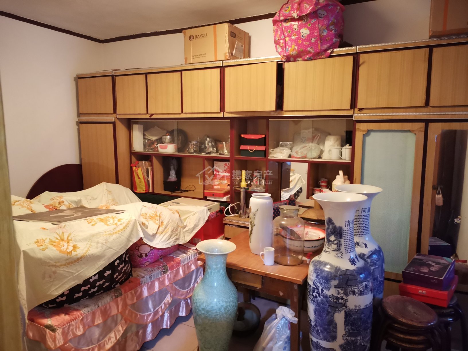豫园商城,解放街118号小区3室2厅1卫4