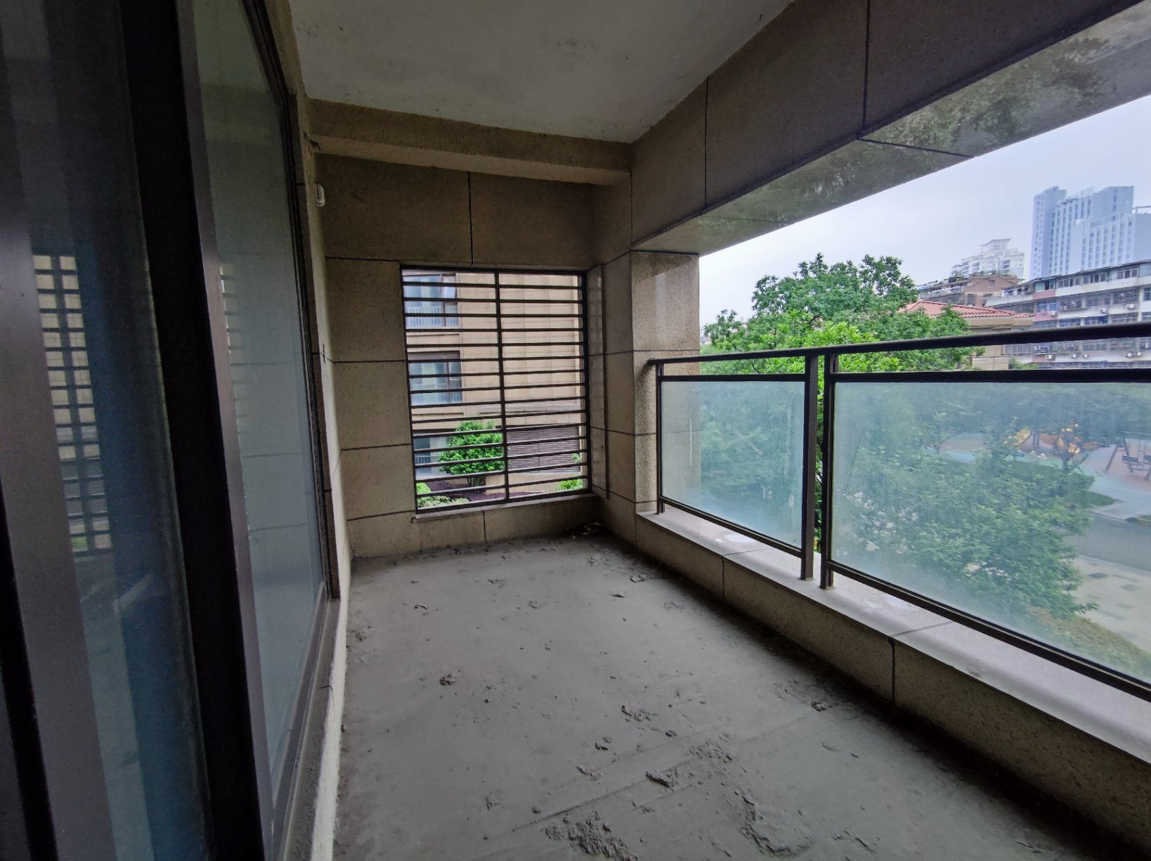 中瓯金色海岸,精品好房,楼层好,中瓯金色海岸6室2厅3卫3阳台!3