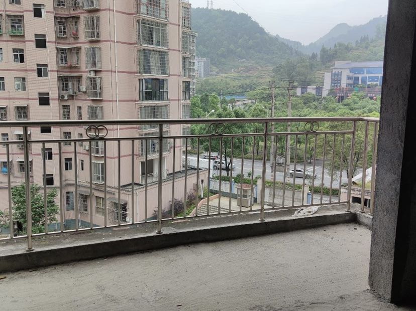 丽景园,乾州丽景园电梯毛坯三房出售1