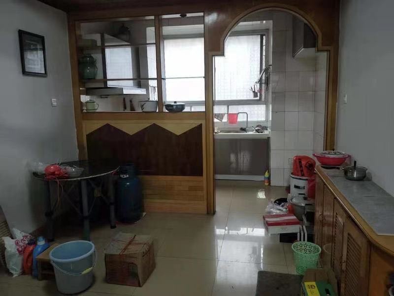 关厢门,关厢门4楼住房一楼送20多平大露台简装3房出售1