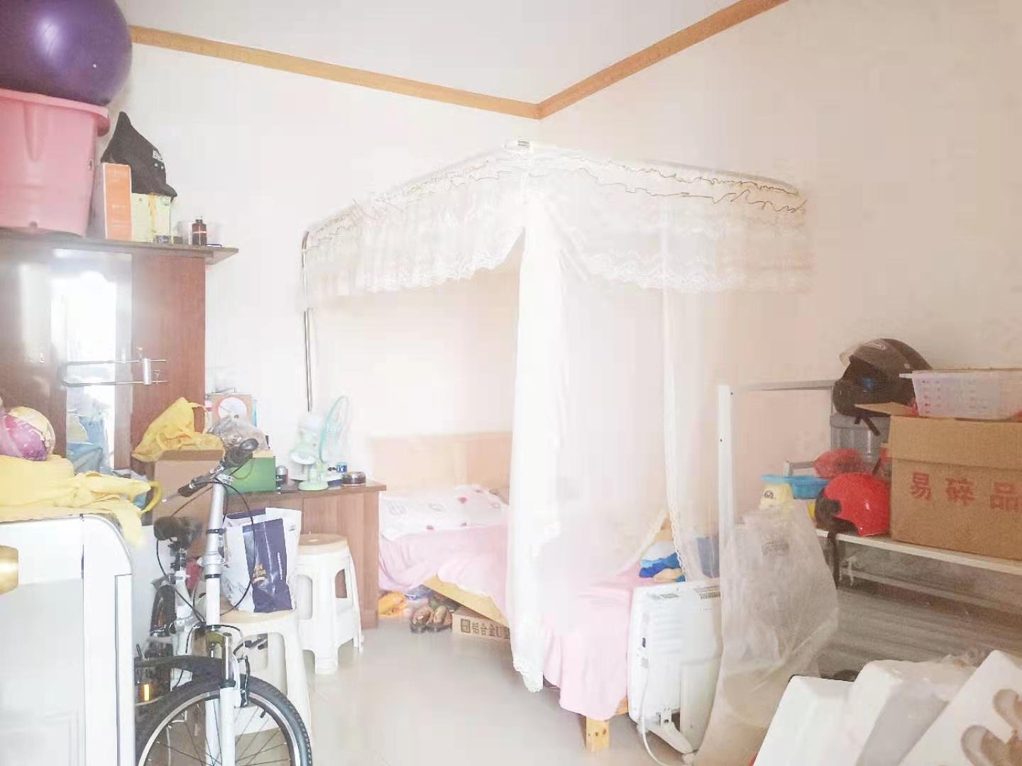 二水单位房,二水单位房 中间三楼 精装修带车位10