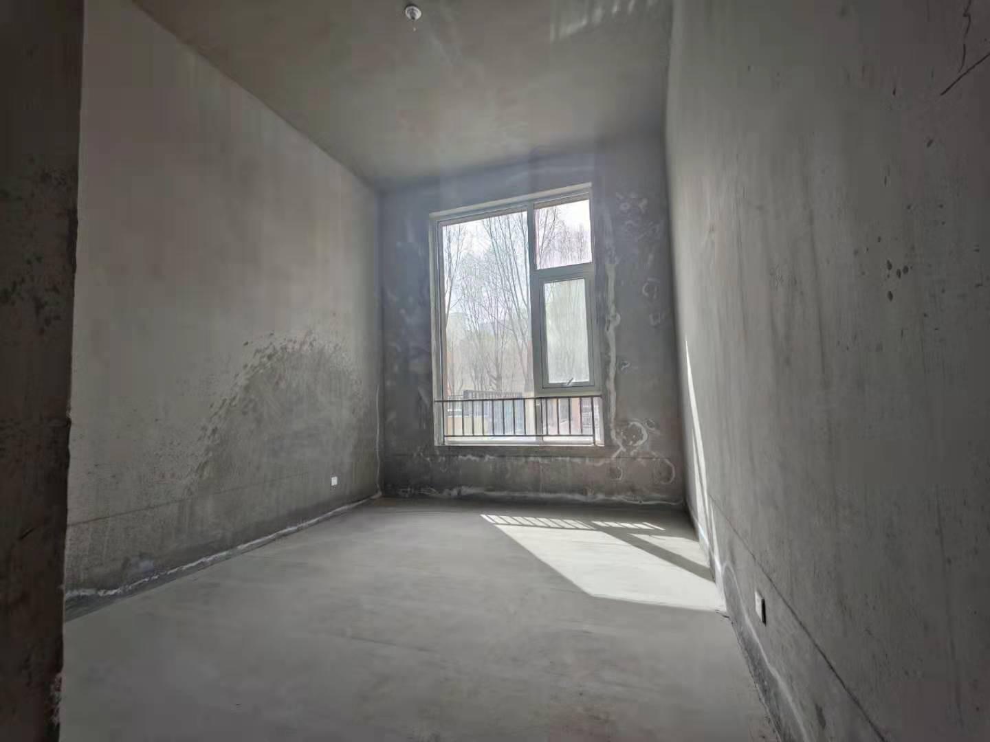 萨尔斯堡,性价比超高的8室2厅3卫1阳台 阳光 视线 无忧!7