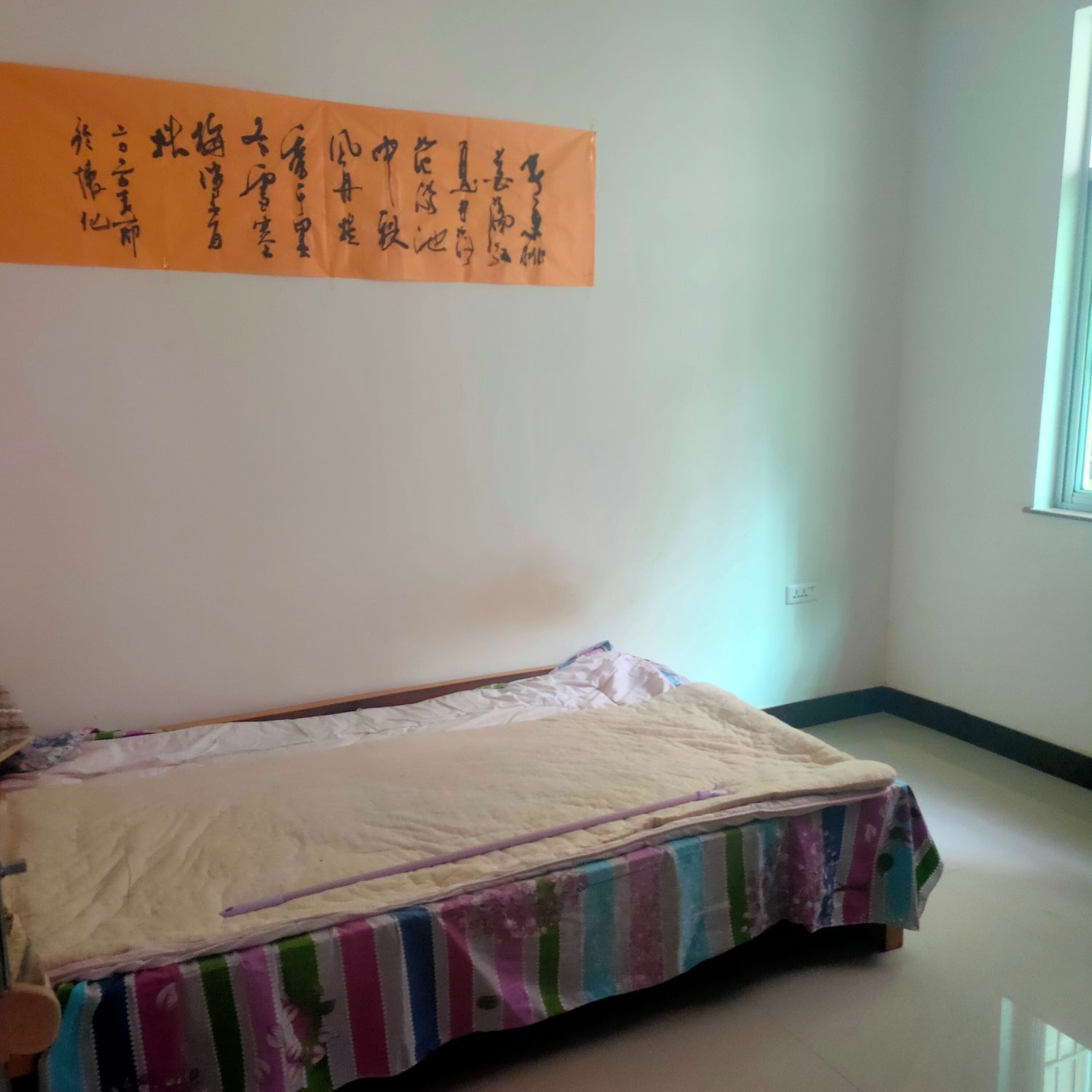 阳光华庭,房东降价处理,价格还可以谈。。。。。。。。。。。。。。。。。2