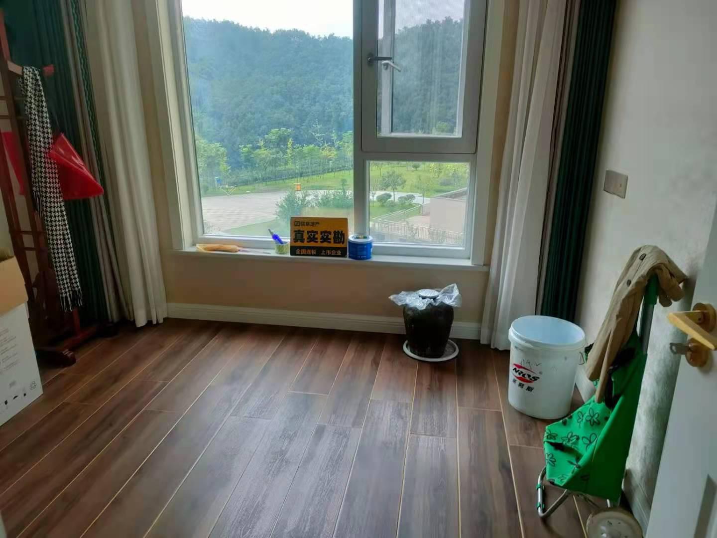 和昌国际城三期,淅江路公务员小区 中庚香山新城美式精装大三室两厅两卫8