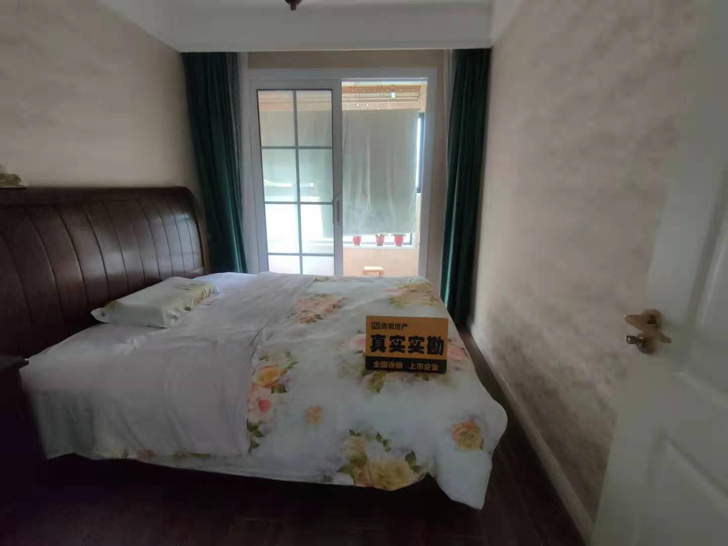 和昌国际城三期,淅江路公务员小区 中庚香山新城美式精装大三室两厅两卫3