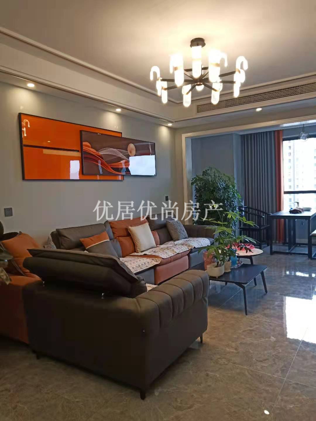 康鹏中央城邦,轻奢豪华装修 , 品牌家具家 未入住。杜蓉3