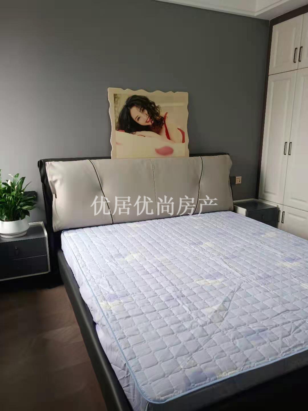 康鹏中央城邦,轻奢豪华装修 , 品牌家具家 未入住。杜蓉5