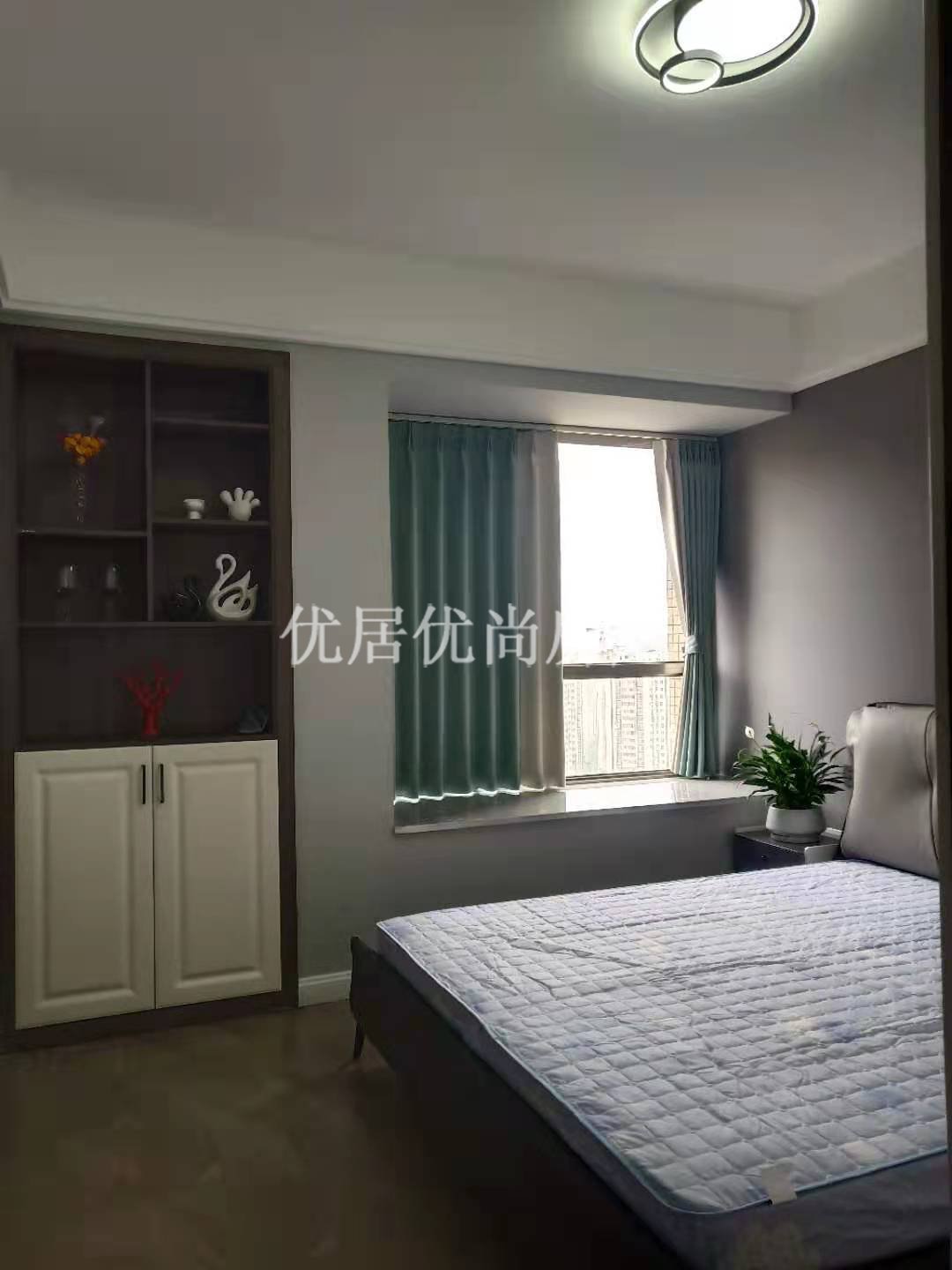康鹏中央城邦,轻奢豪华装修 , 品牌家具家 未入住。杜蓉2