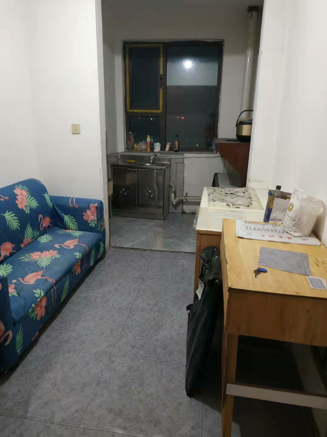 日昱城,日昱城简装2室1厅一卫,有简单家具,可改名字2