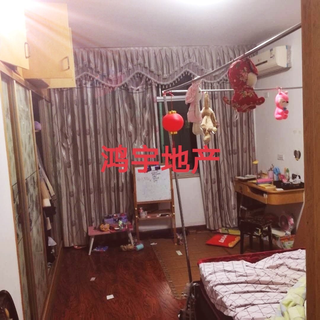 新景小区,带车库20个平方,性价比特别高,买它买它买它7
