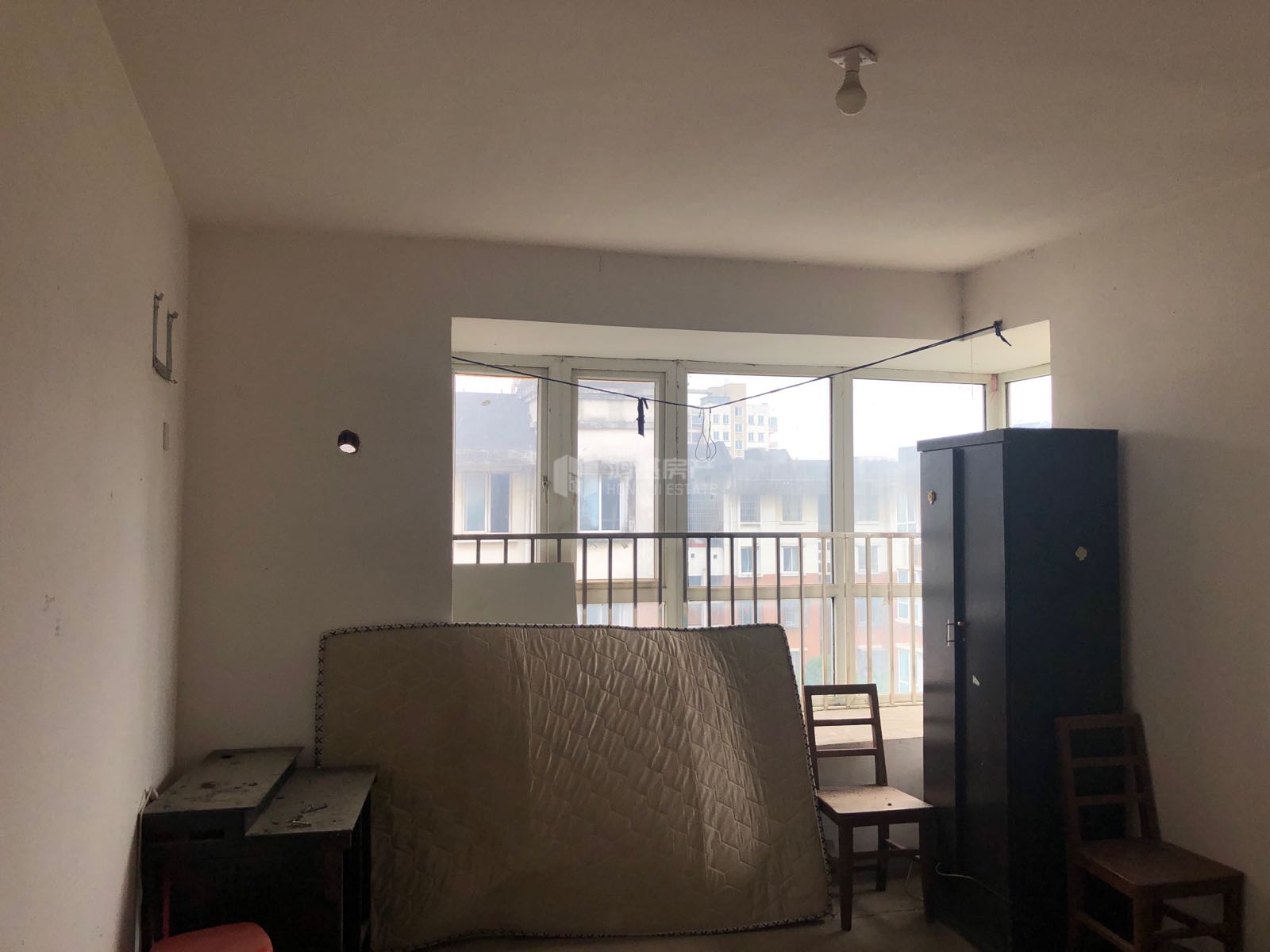 阳光家园,阳光家园 普通带家具家电 房东诚心出售1