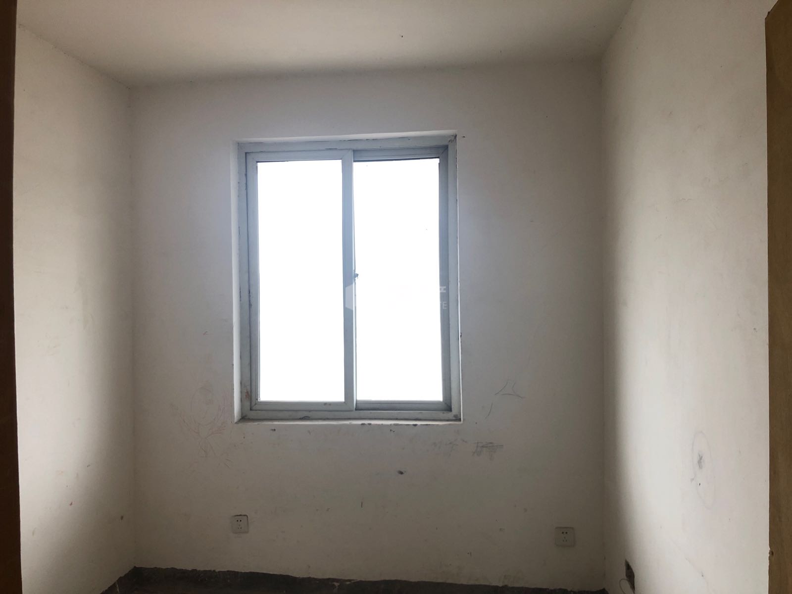 阳光家园,阳光家园 普通带家具家电 房东诚心出售12