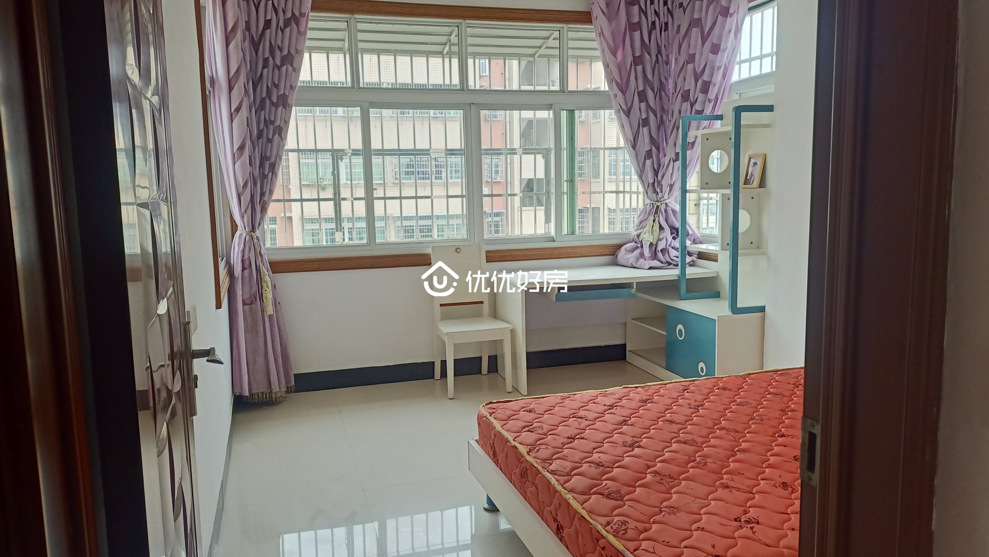 新晨花园,新晨花园二期,位置中心,小学中学都方便带储藏间2