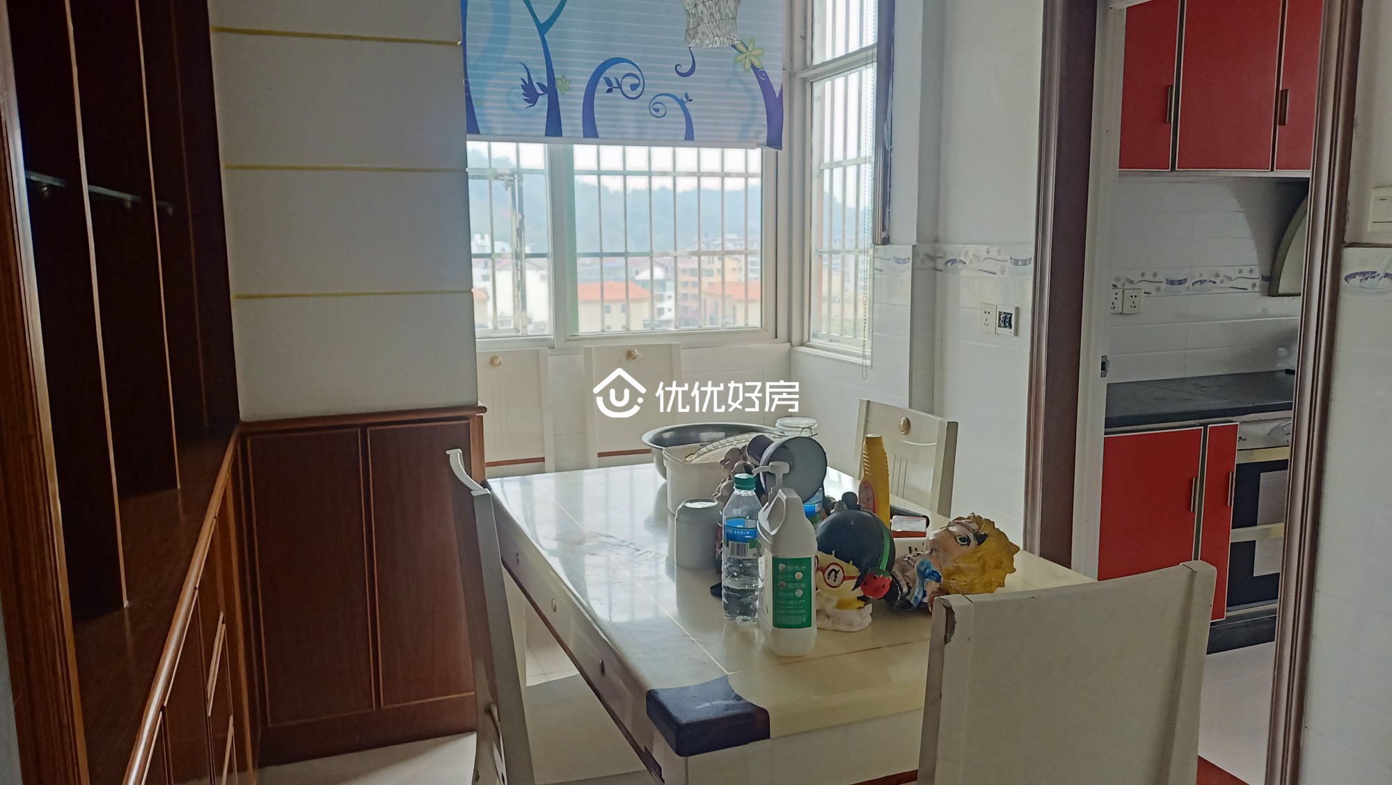 新晨花园,新晨花园二期,位置中心,小学中学都方便带储藏间6