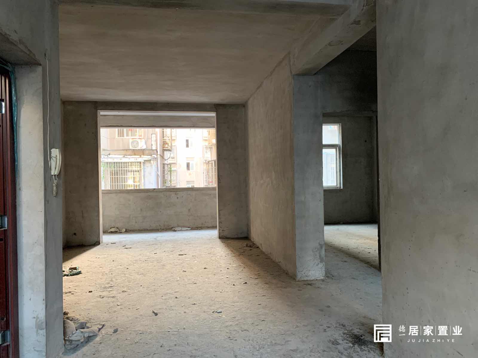 化工局住宿小区,江汉路 化工局住宿区84平毛坯两室 院落干净停车位充足6