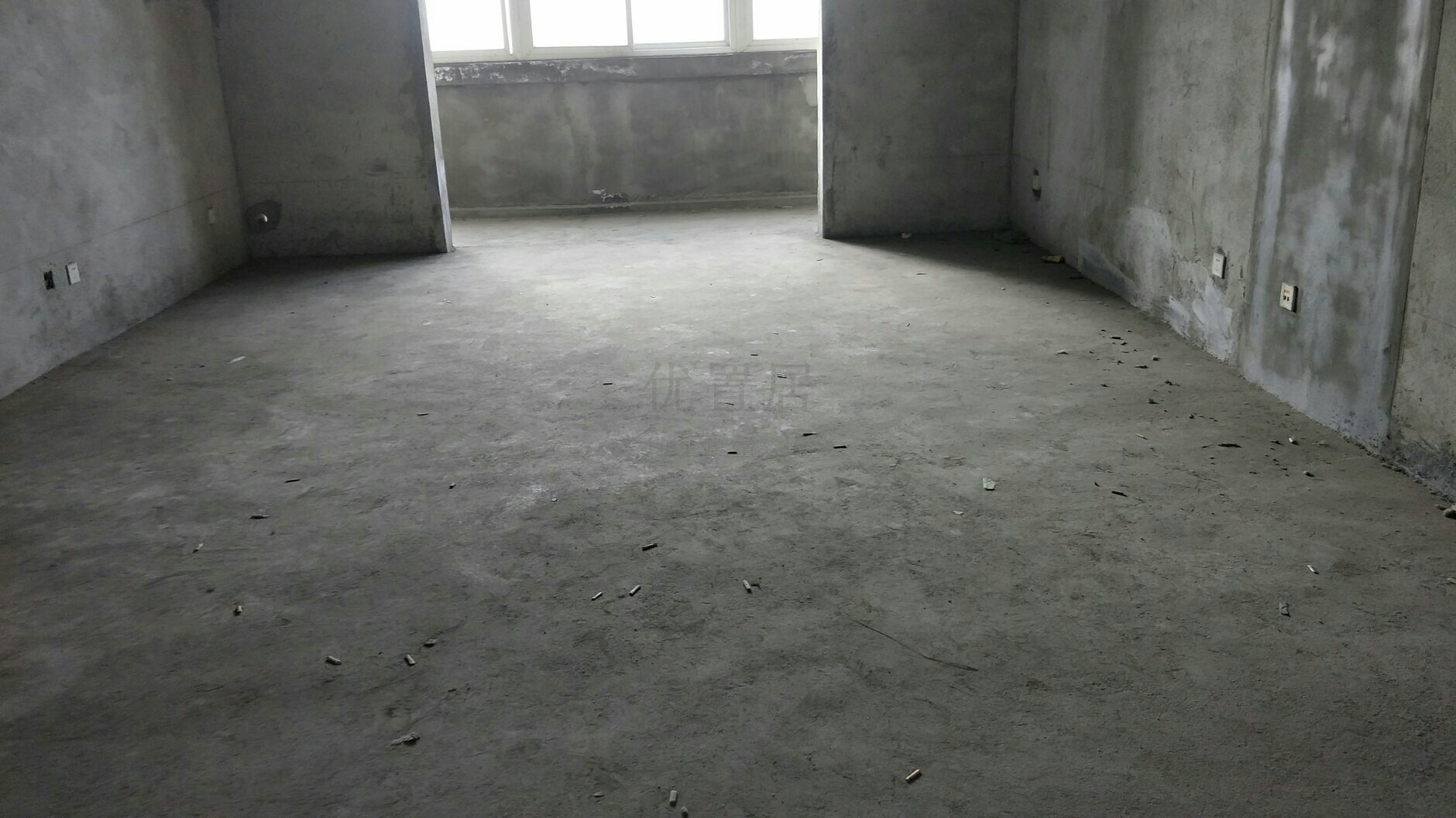 久麟鑫座,久麟鑫座电梯好楼层毛坯,面积151㎡大三室两厅双阳台10