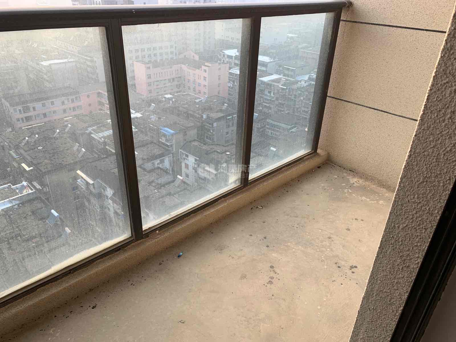 南浦锦城,市中心 次新房急售,万元,还有一个车位5