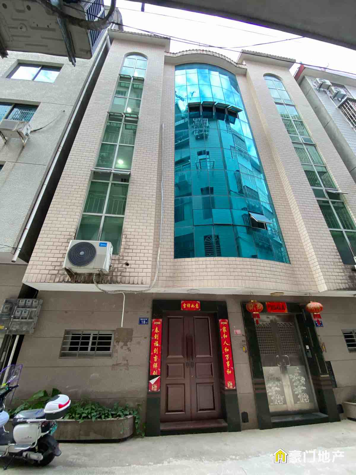 国税花苑,国税花苑独栋带车库,赠送一楼,顶楼可做独立2房出租1