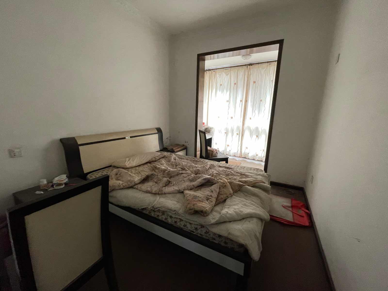 雅仕居,雅士居精装3室2卫,家具家电齐全10