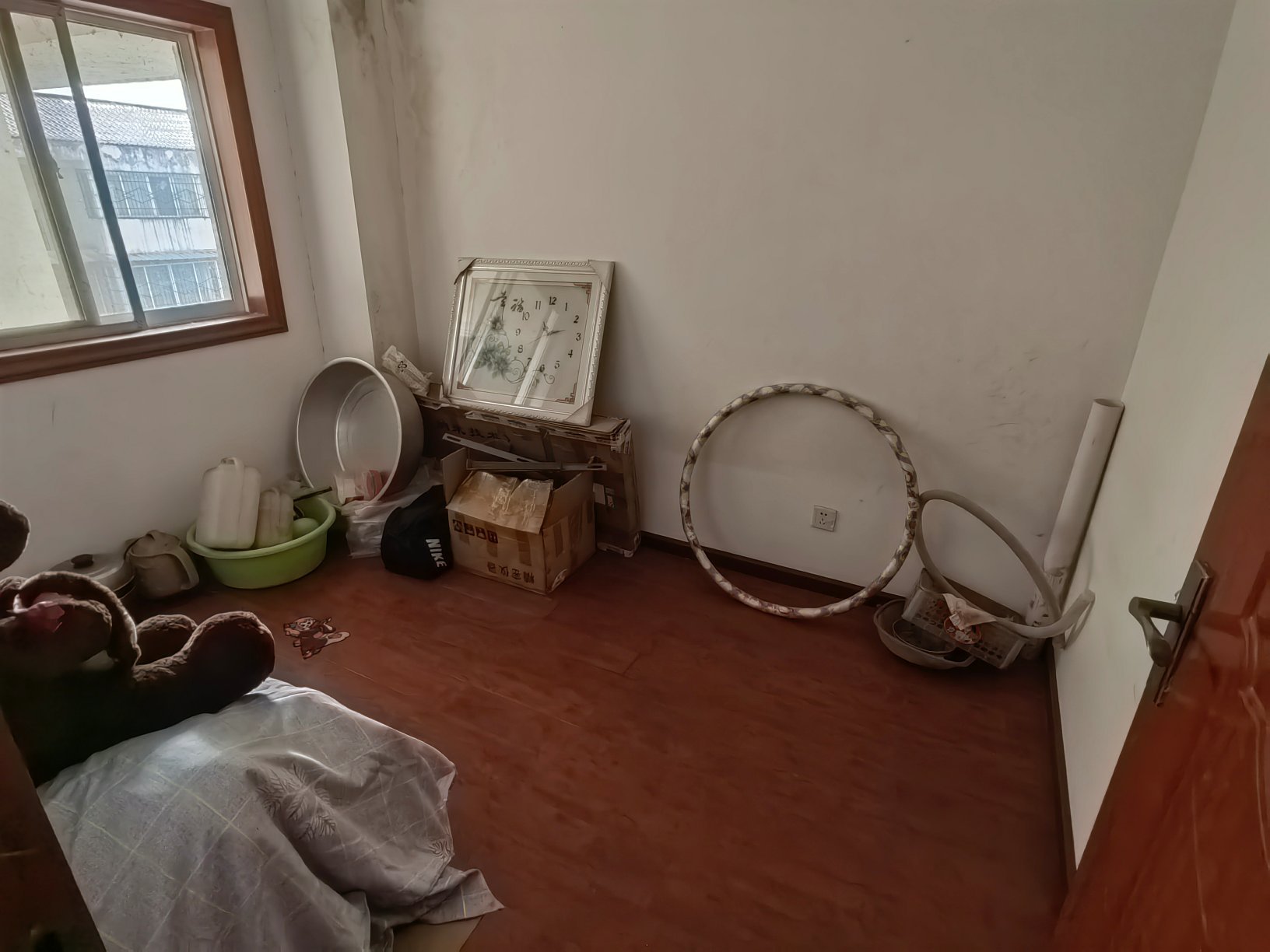 春煦花苑,丫丫湖复式六楼,送露台20平方,带柴房一间2