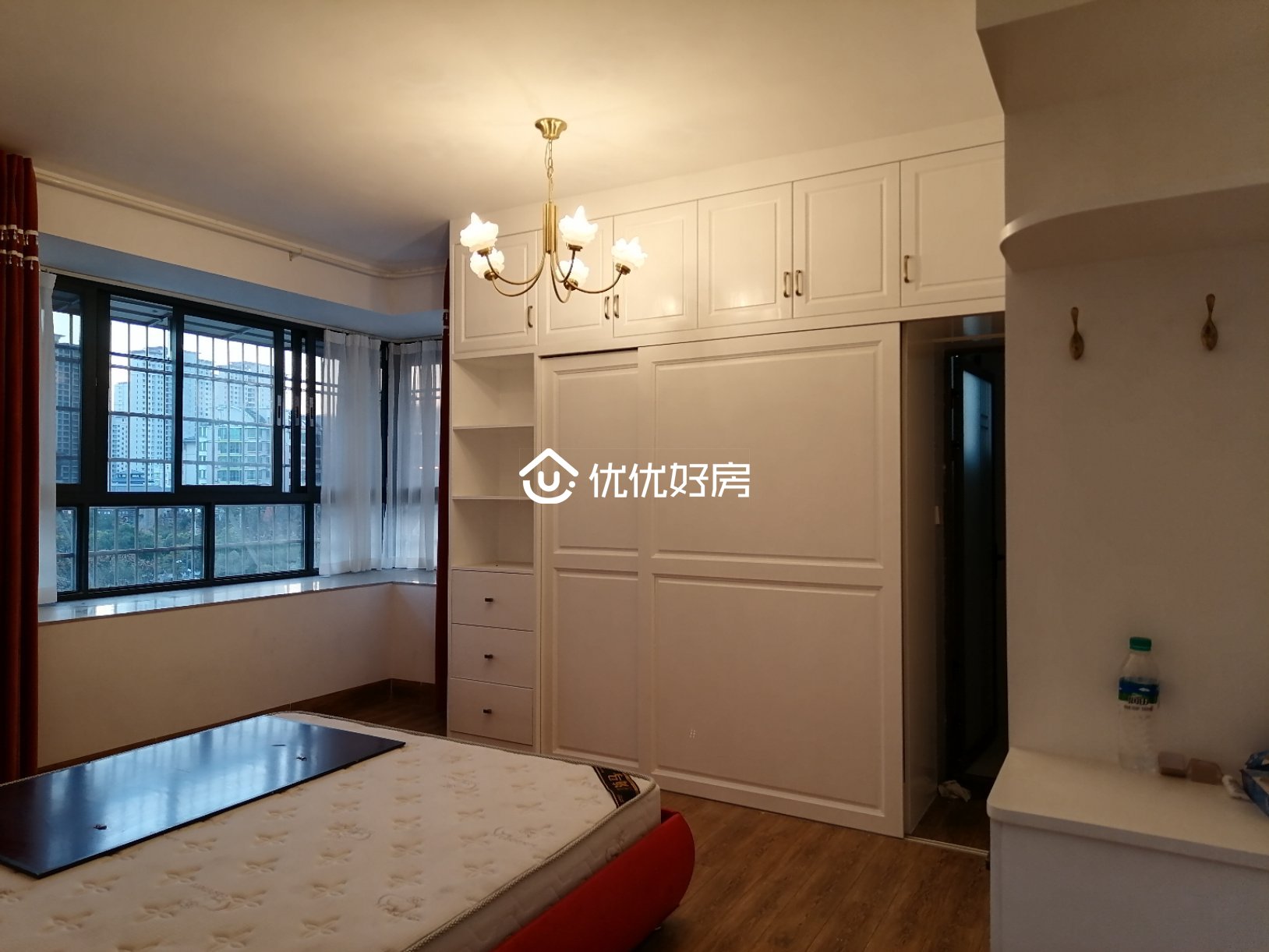 喜盈门小区,喜盈门小区147㎡3室2厅2卫精装,多条公交经过6