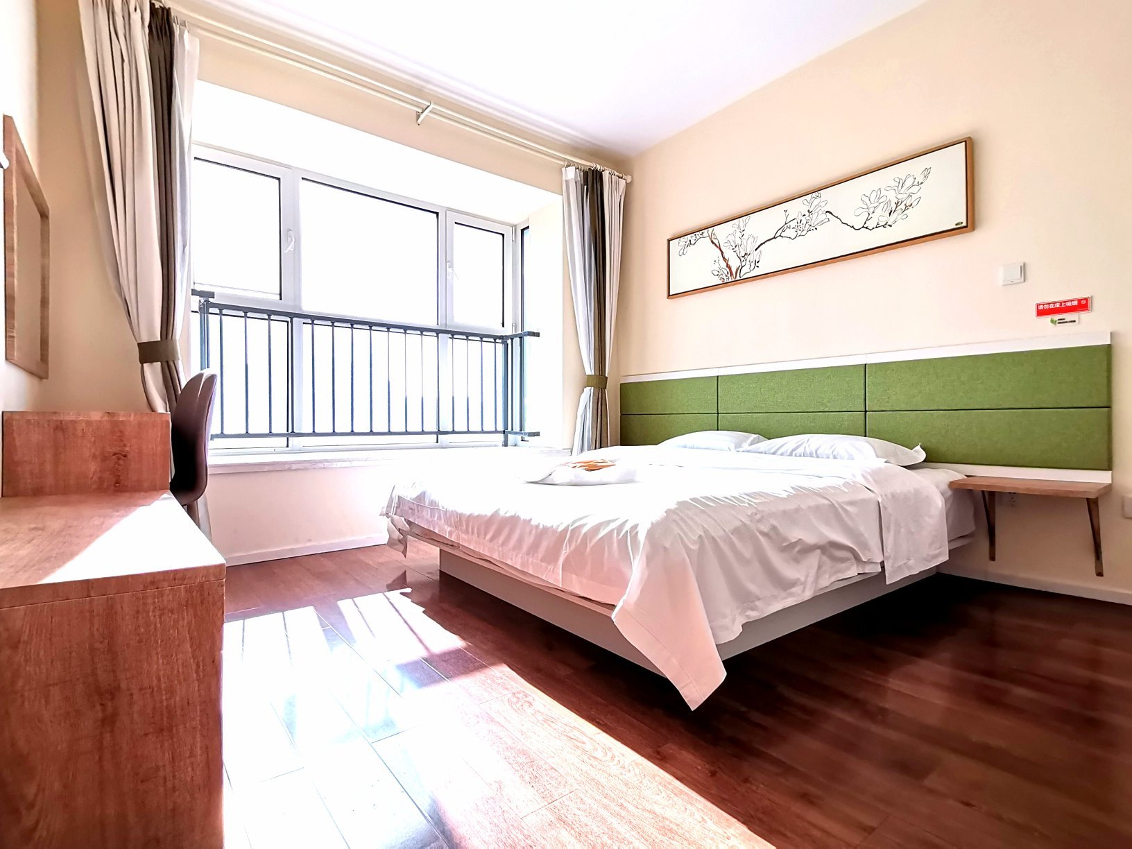 海信海景壹号,一线海景,海信,海景壹号三室精装修带储藏室全明户型,拎包入住9