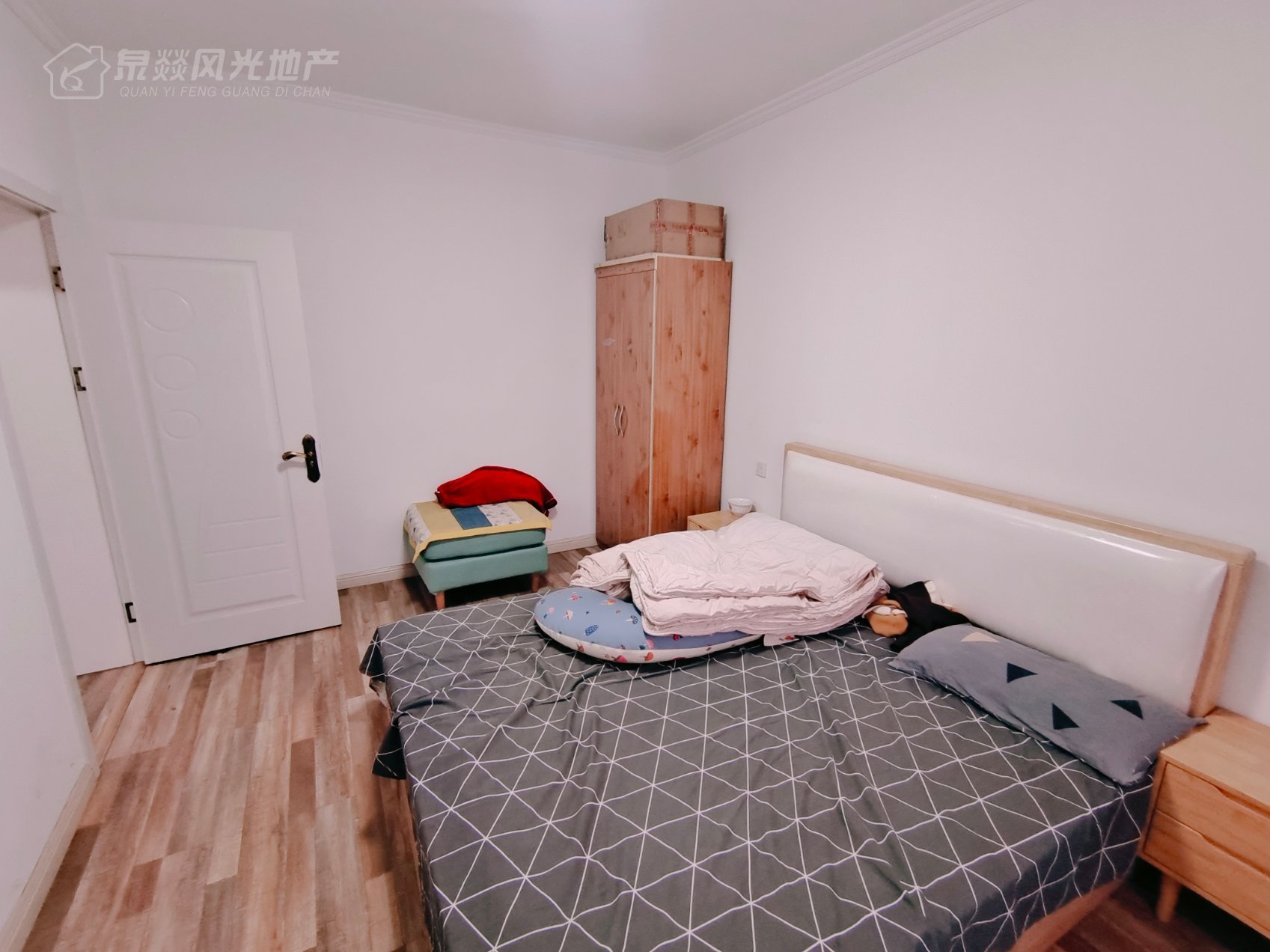 介纺宿舍,步梯好楼层,拎包入住,可按揭。5