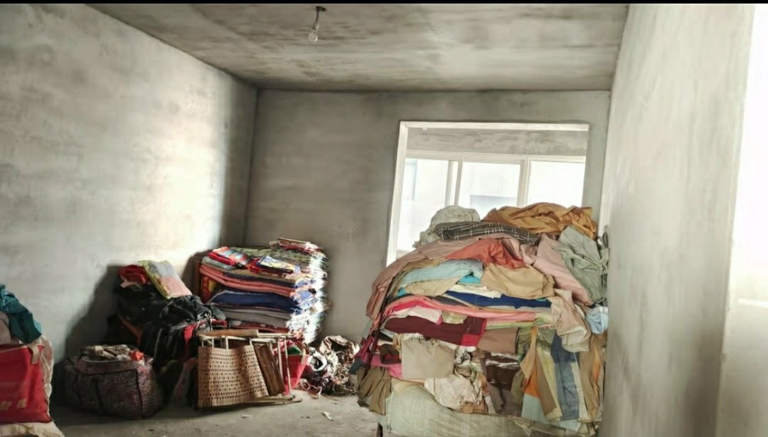 民间华府,交通便利,楼层优越,无物业费3