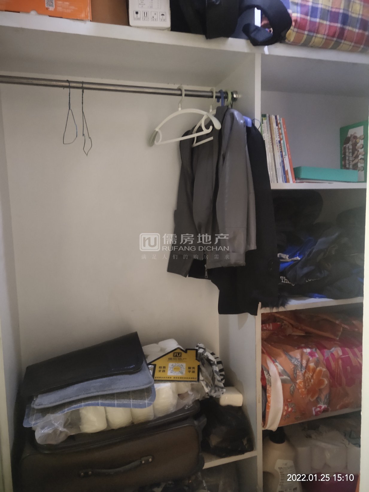 绿色都城,拎包入驻,价格有商量,,带阁楼。带车库10