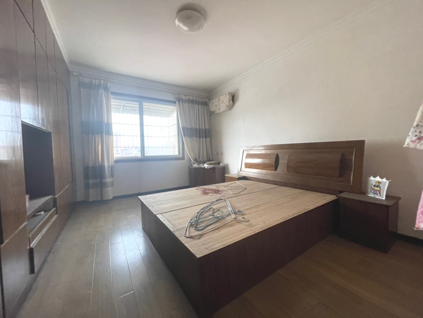 外贸局住宿区,外贸局住宿区 70平两房 实得140平左右 二中二小 老证1