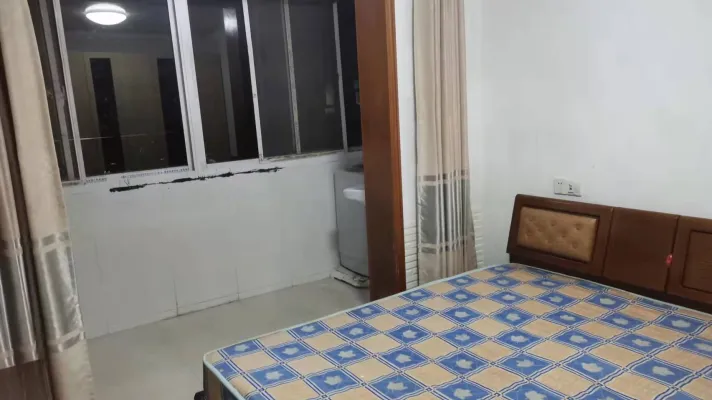 地铁出口高华小区241弄1室1厅1卫1阳台普通急租