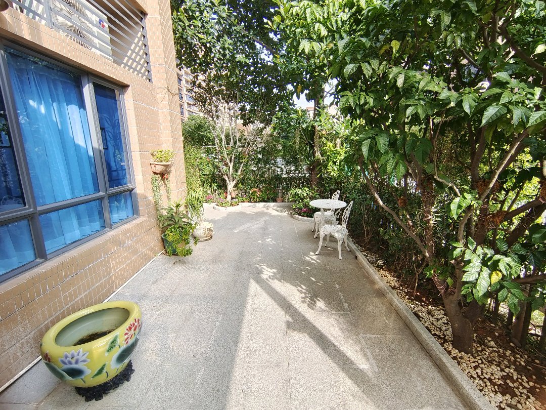 碧桂园假日半岛,一楼带花园150方 豪华装修 送家私家电 140万9