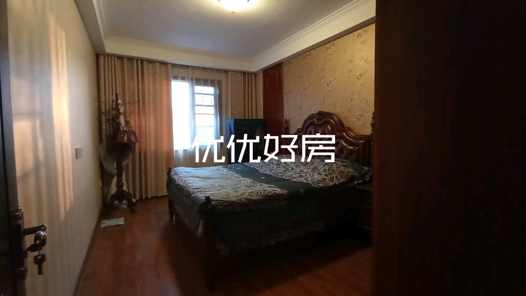 半山逸城A区,半山逸城中排4室豪装大户型出售12