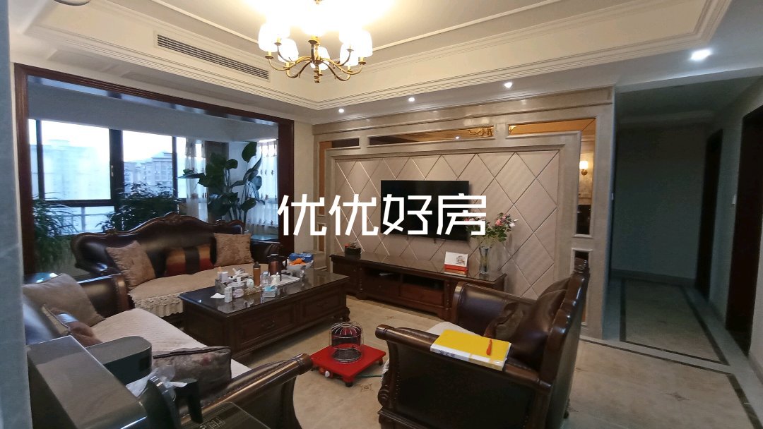 半山逸城A区,半山逸城中排4室豪装大户型出售2