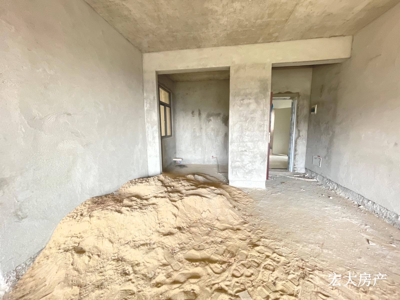 古郡华府,毛坯房 四房两厅 124方,有车位另计2