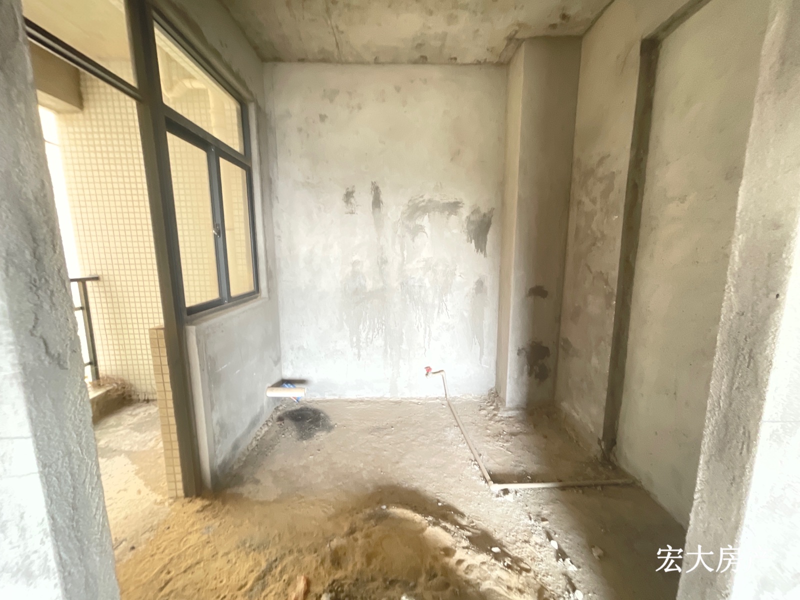 古郡华府,毛坯房 四房两厅 124方,有车位另计3