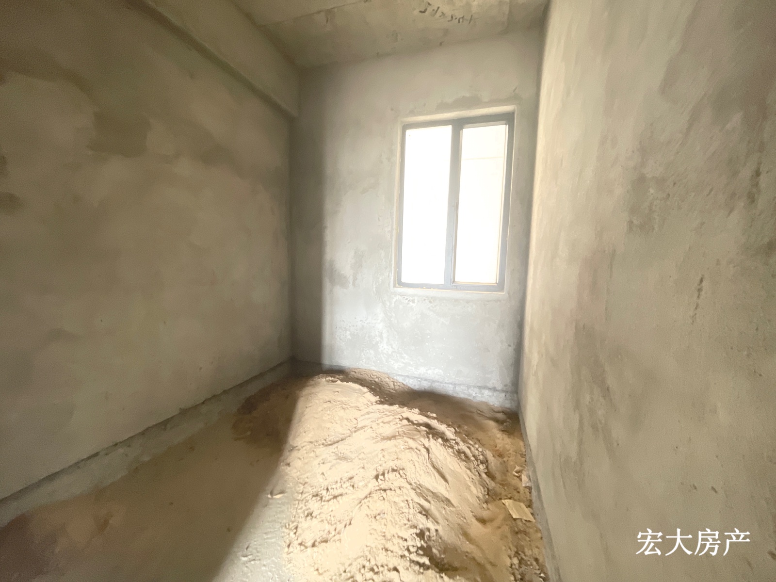 古郡华府,毛坯房 四房两厅 124方,有车位另计6