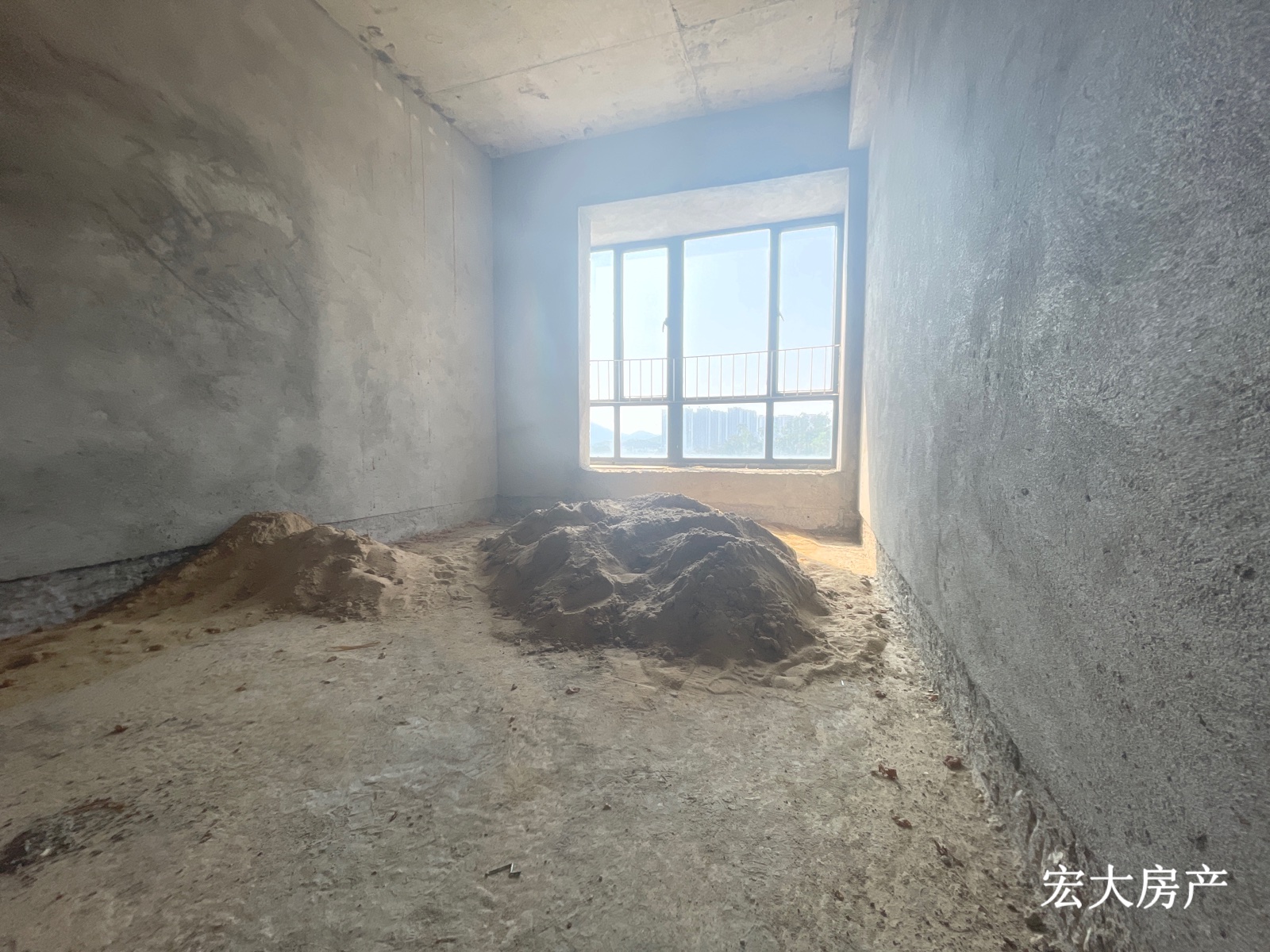 古郡华府,毛坯房 四房两厅 124方,有车位另计7