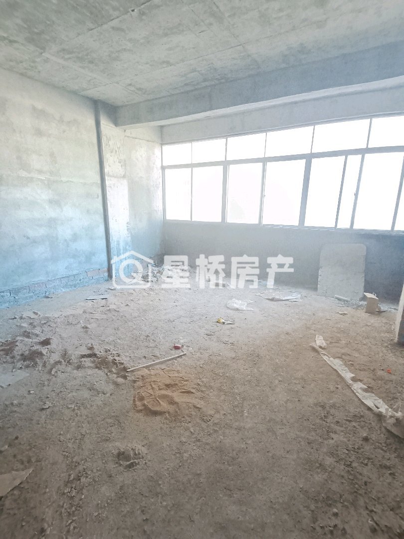下马路小区,楼梯房5室楼下还带大厅 适合大家庭4