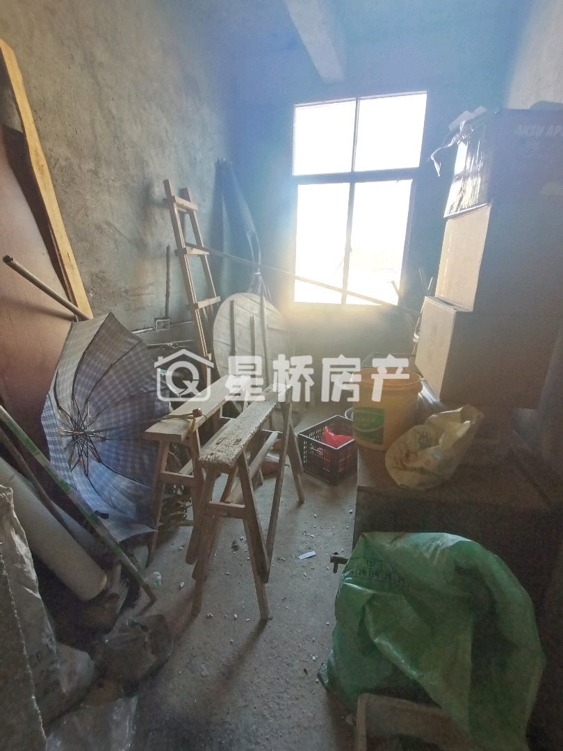 下马路小区,楼梯房5室楼下还带大厅 适合大家庭5