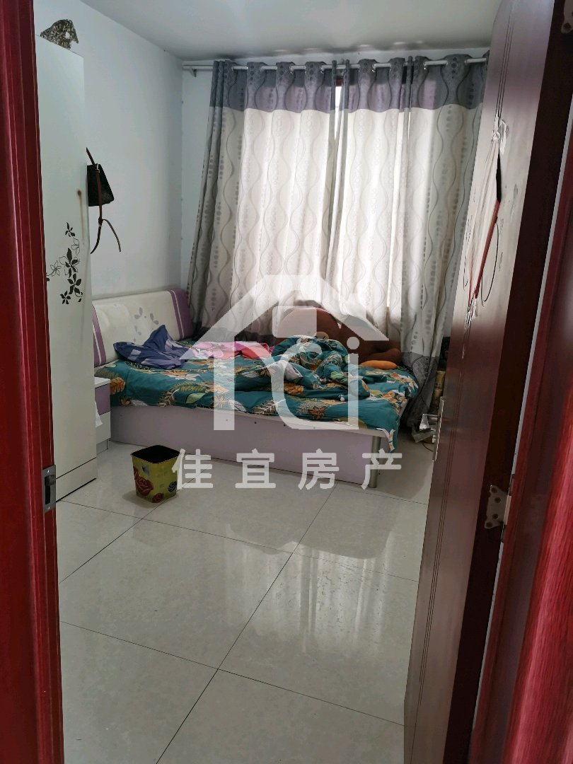 大众万福名苑,带车库,带阁楼,有证能按揭。2
