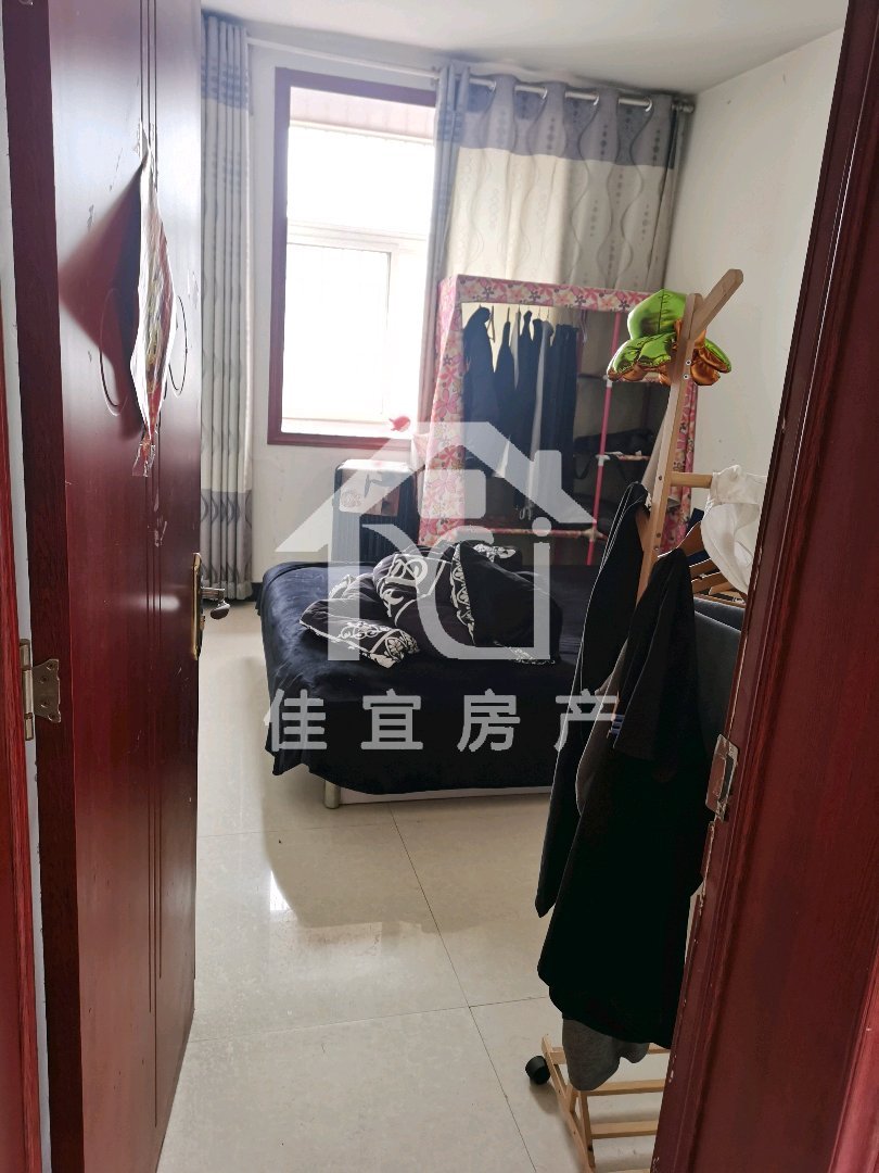 大众万福名苑,带车库,带阁楼,有证能按揭。11