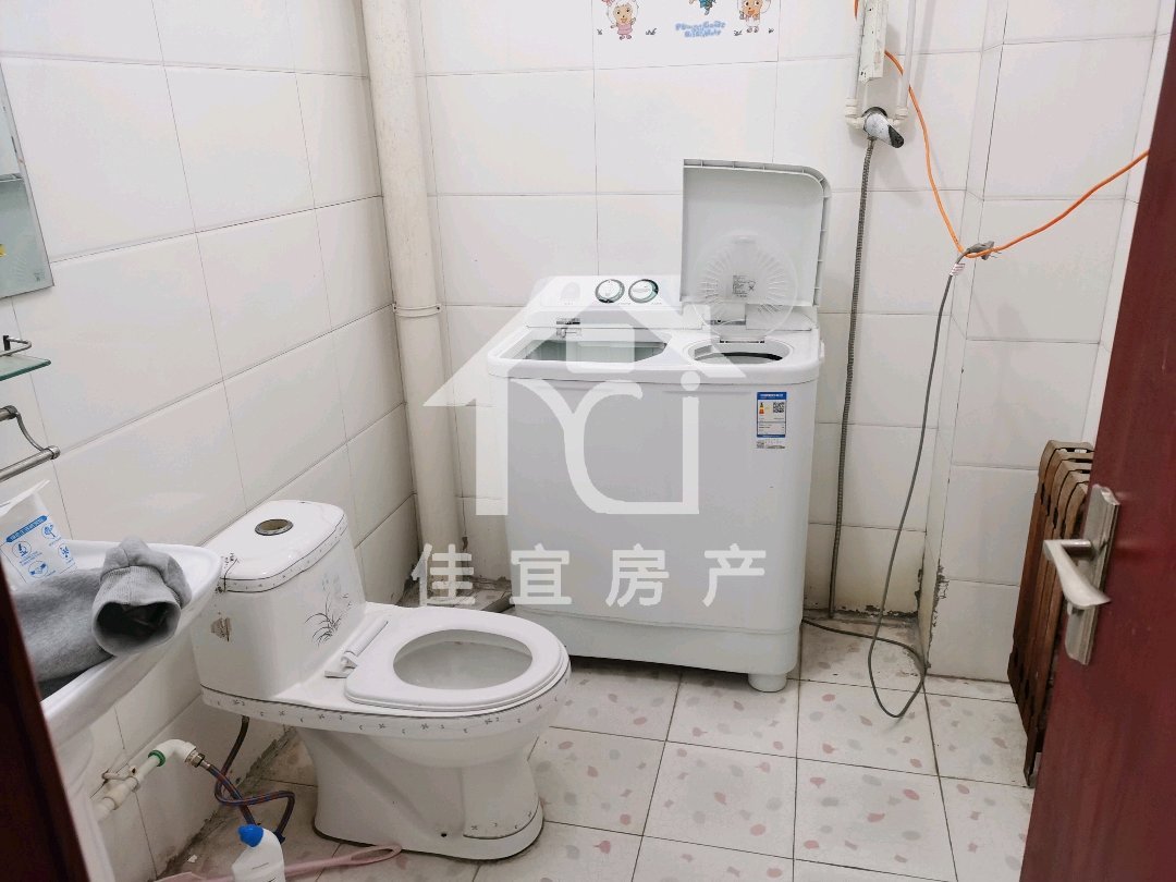 大众万福名苑,带车库,带阁楼,有证能按揭。6