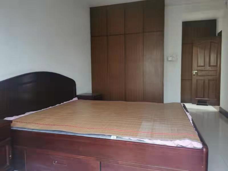 秦阳花园西区,秦阳花园西区 3室2厅2卫1阳台127㎡,阔绰客厅,超大阳台10