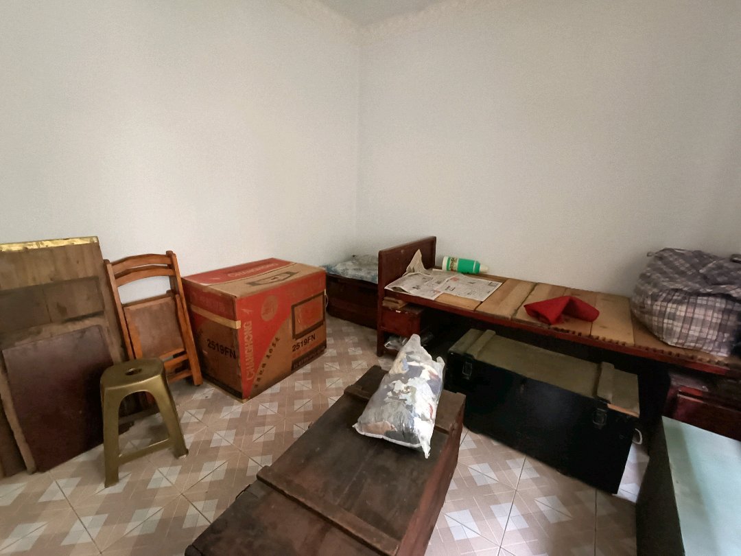 钟云山D区,钟云山d区4楼 简装两室两厅一卫 房东诚心出售随时看房8