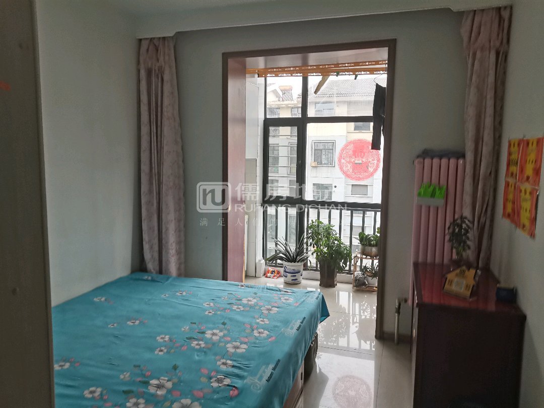 柳根花园B区,小平米。诚心出售。。。。。。。2