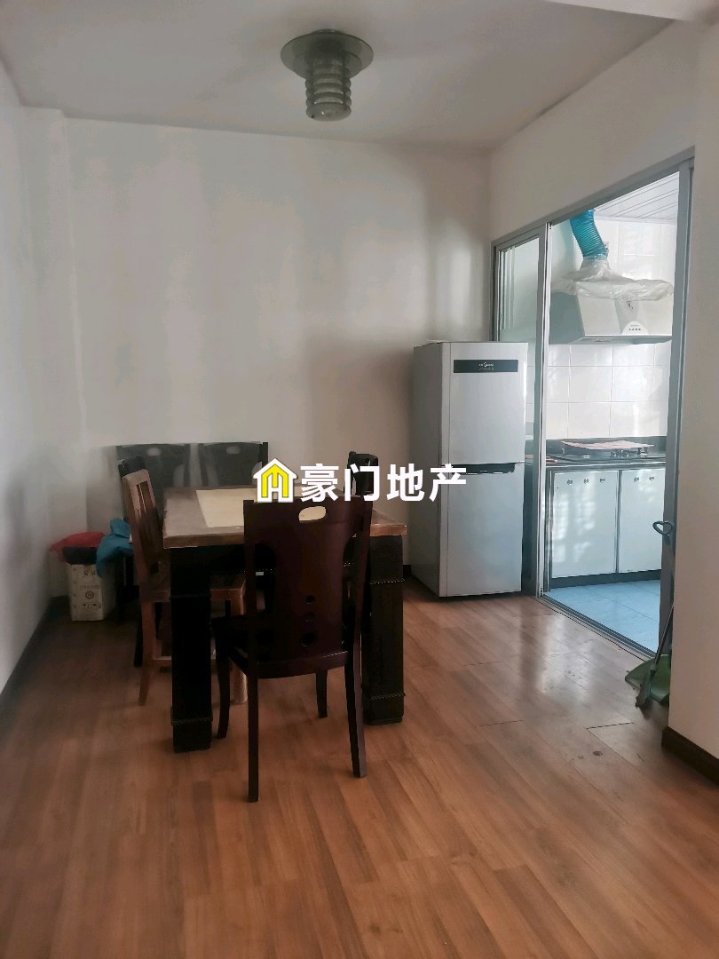 东海商务广场,12.6.回访,市中心中学旁单价才8仟多的4房出售99.810